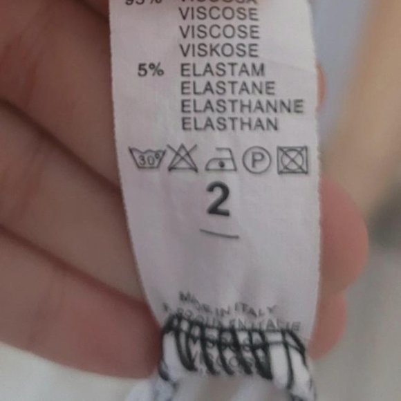 Camiseta doble blanca y negra de tirantes. - Picture 8 of 8